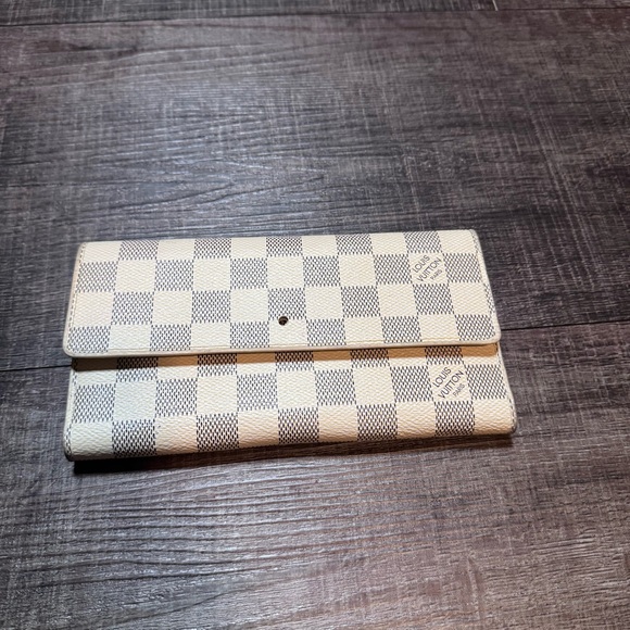 Louis Vuitton Ivory and Ebony Checkered Wallet - Picture 1 of 12